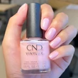 Kép 3/3 - CND Vinylux tartós körömlakk Negligee #132
